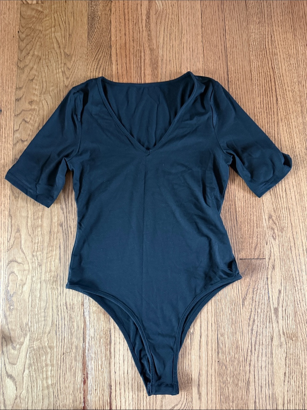 SHEIN Black V-Neck Short Sleeve Bodysuit